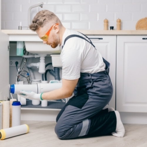 Kloakservice med rensning af kloak og afløb udført af professionel kloakmester